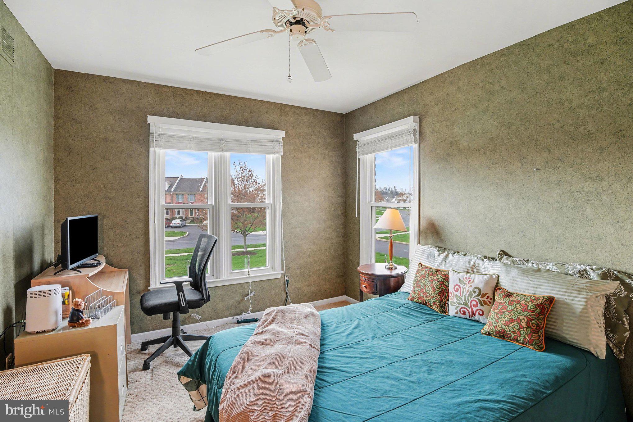 CHARLESTOWNE - Residential