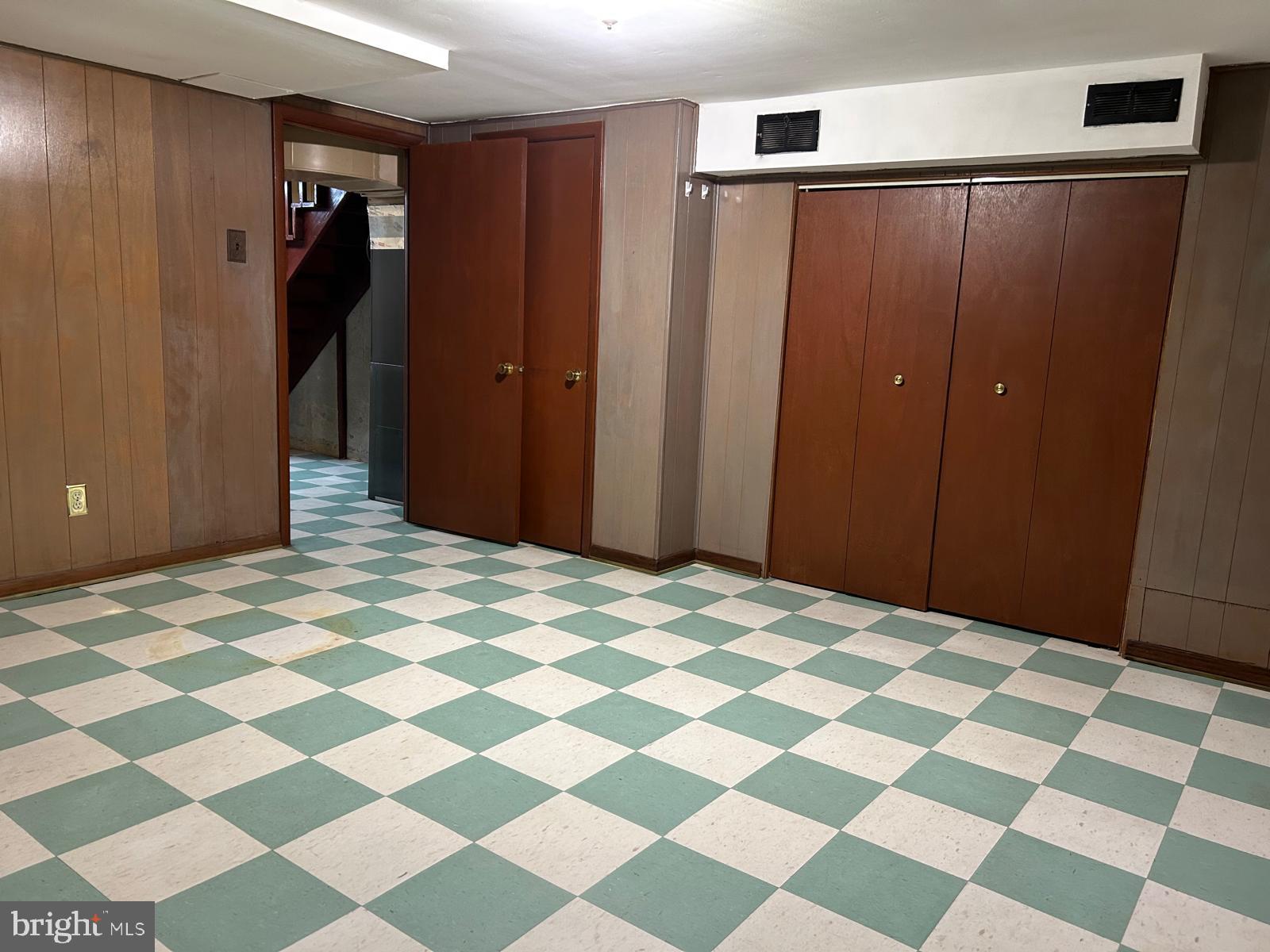 PHILADELPHIA (NORTHEAST) - Residential