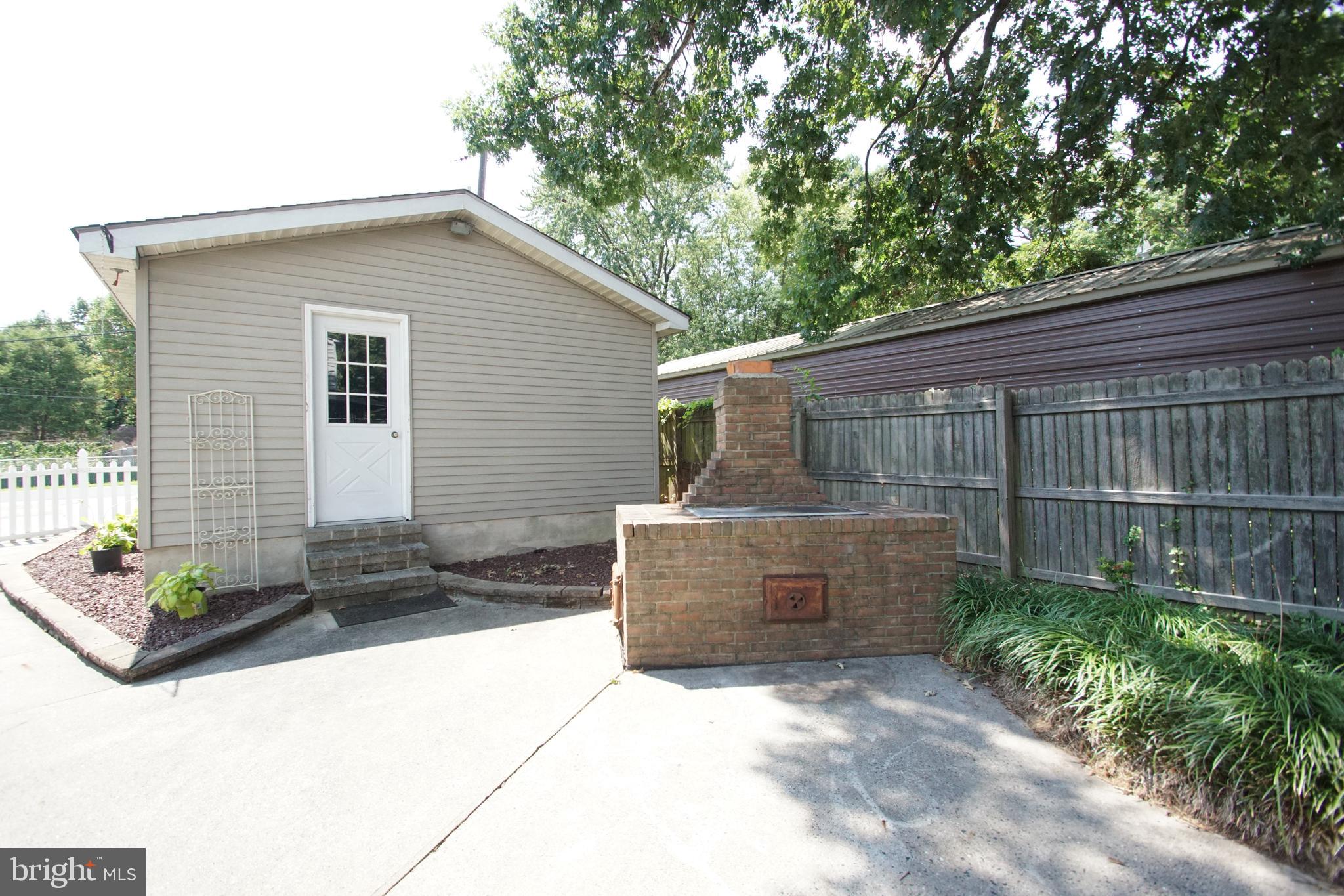 HILLTOP PARK - Residential