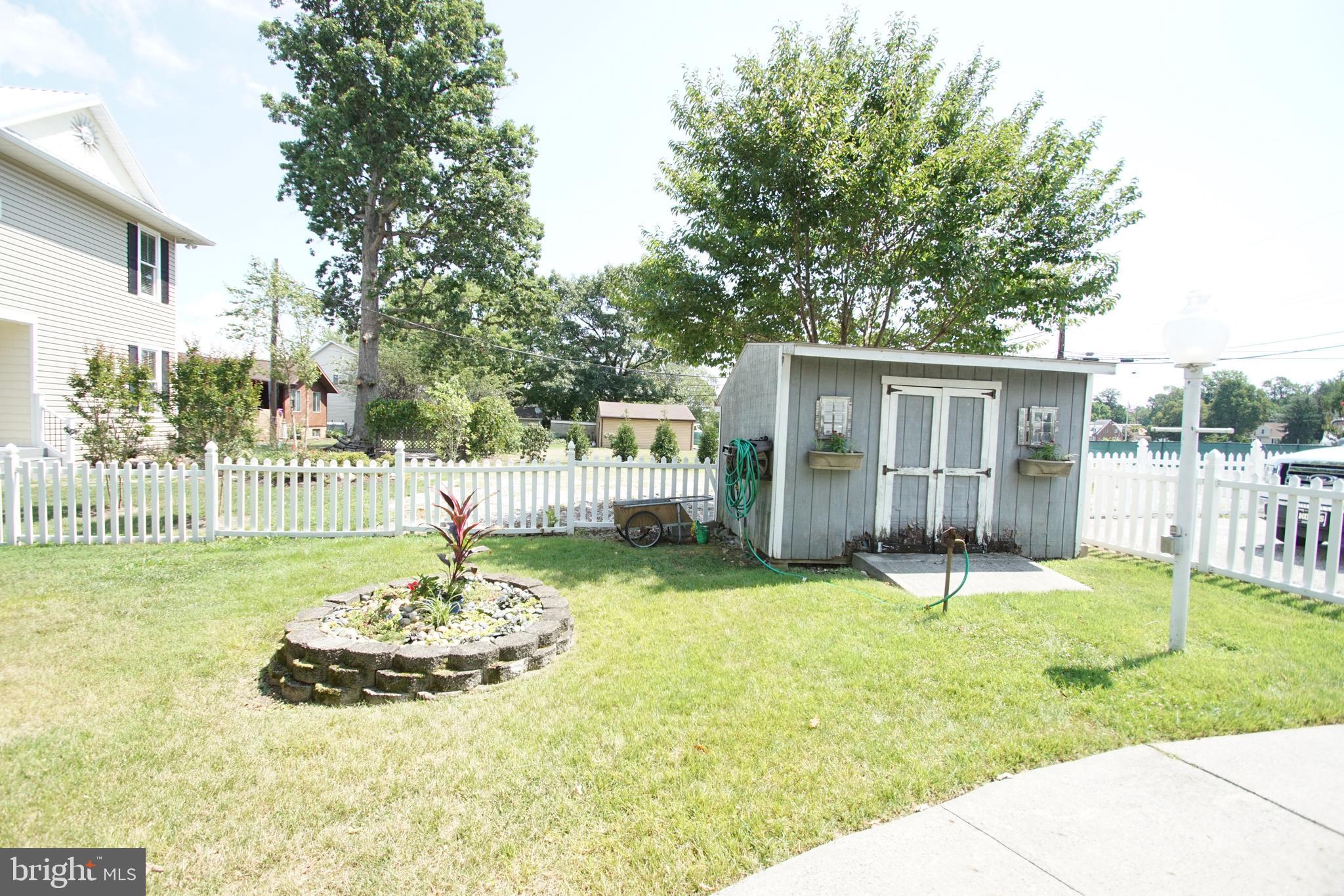 HILLTOP PARK - Residential