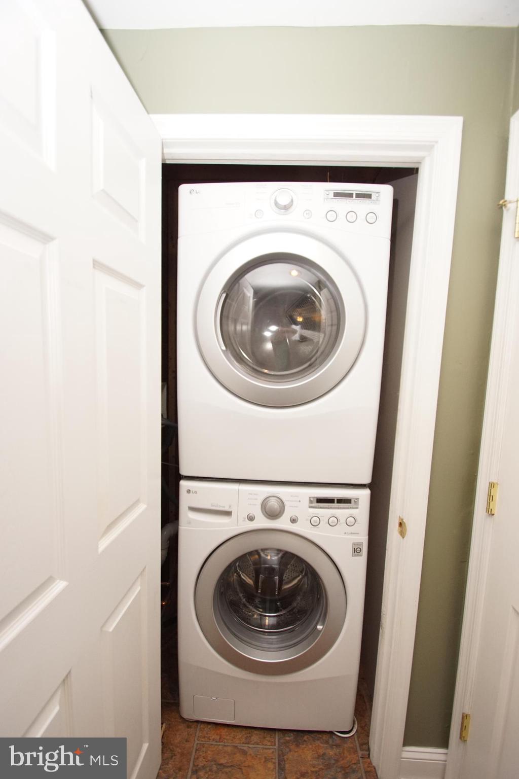 HILLTOP PARK - Residential