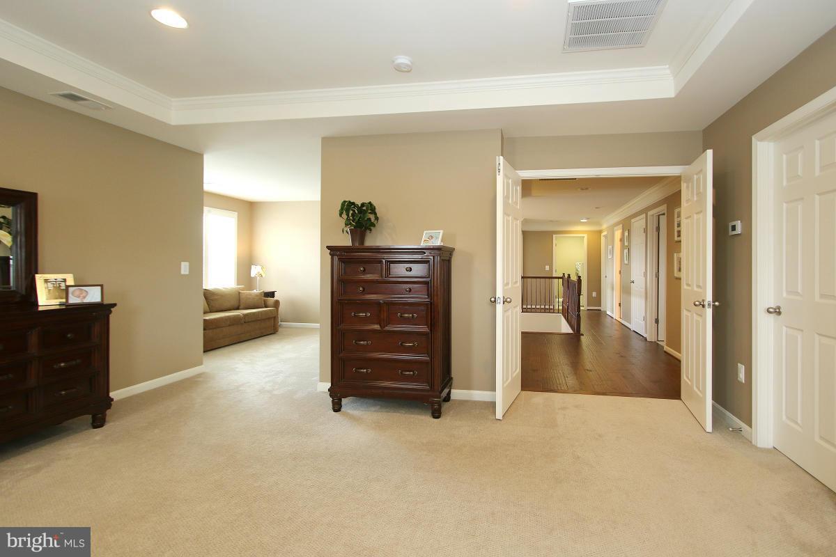 HUNTER RIDGE ESTATES - Residential