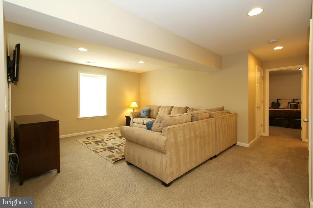 HUNTER RIDGE ESTATES - Residential