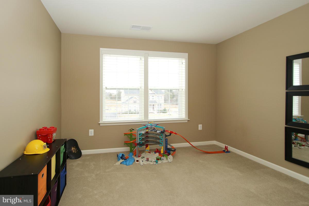 HUNTER RIDGE ESTATES - Residential