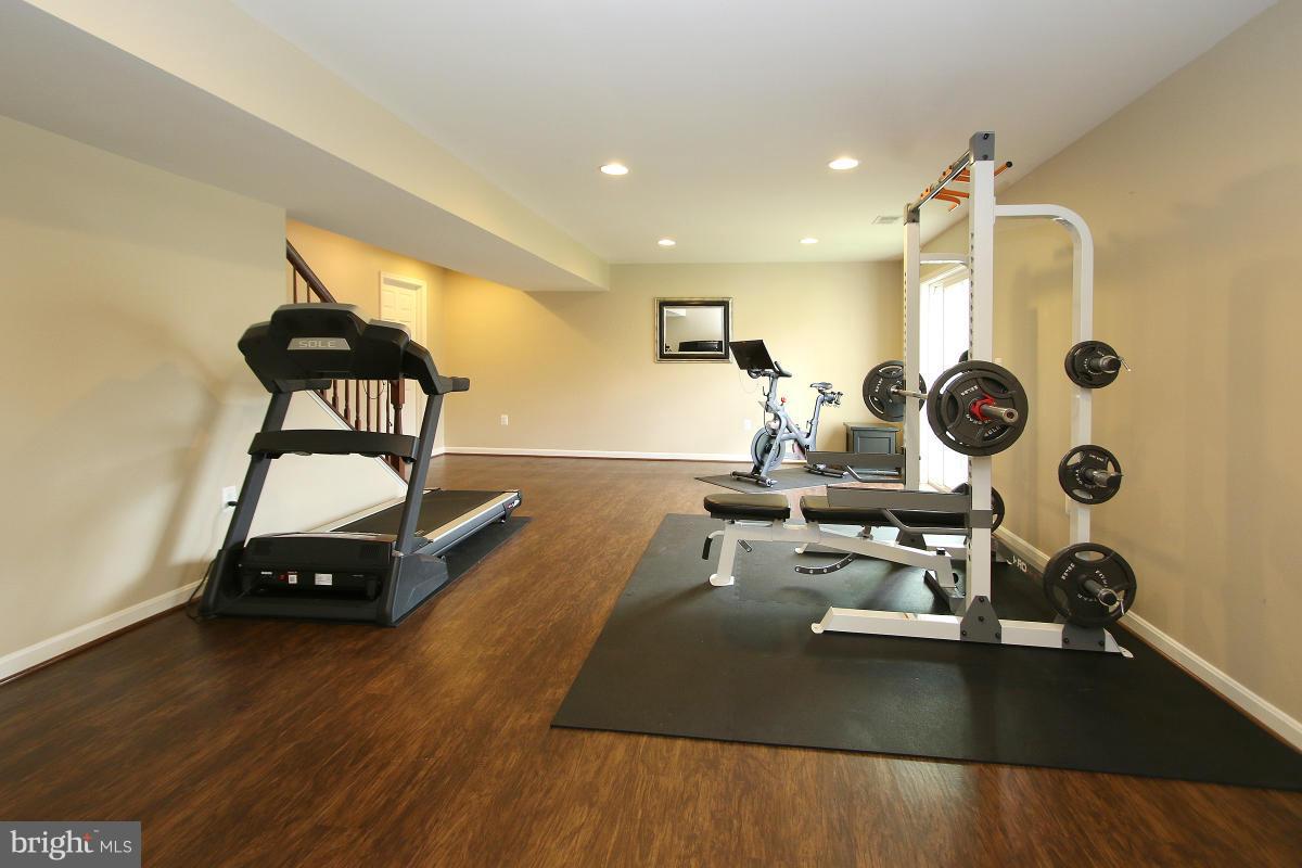 HUNTER RIDGE ESTATES - Residential