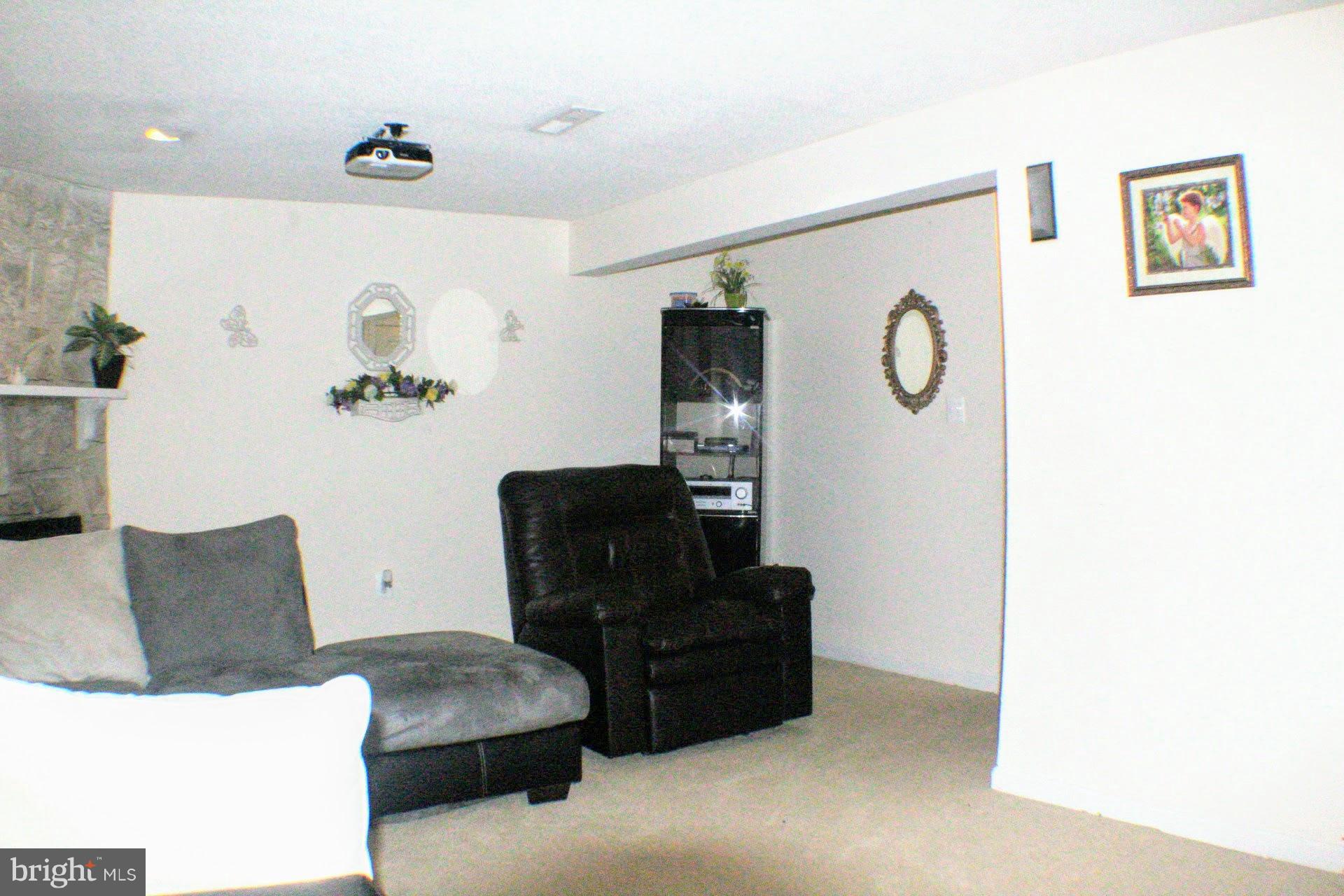 WILLIAMSTOWN - Residential