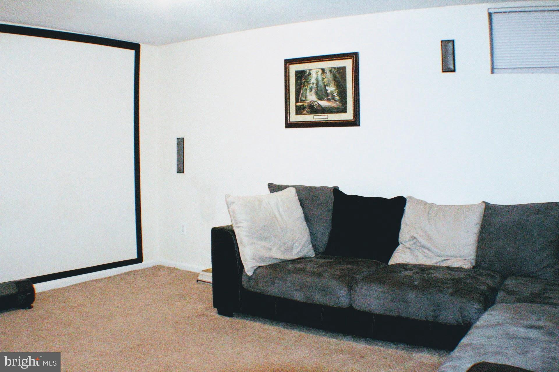 WILLIAMSTOWN - Residential