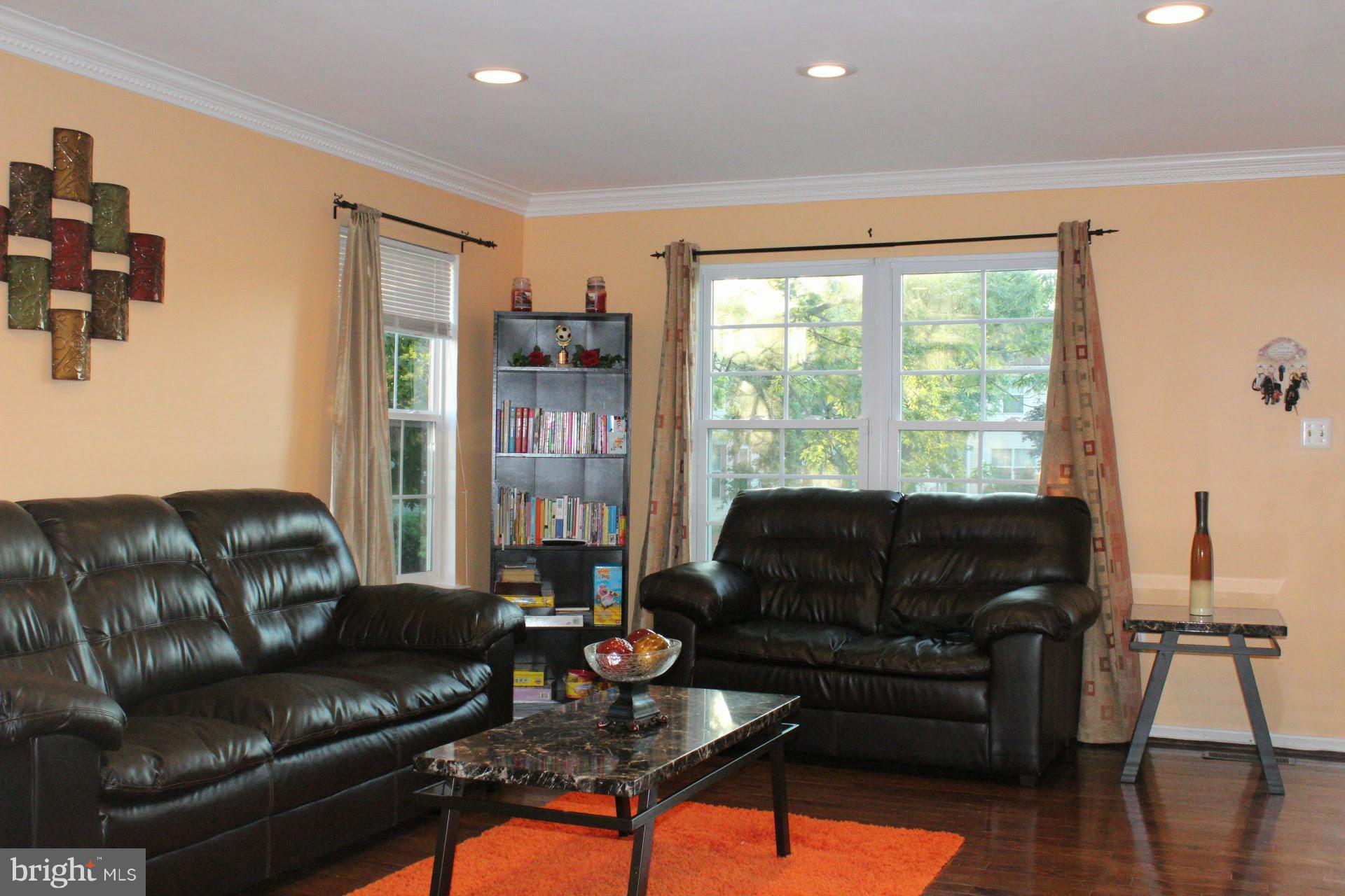 WILLIAMSTOWN - Residential