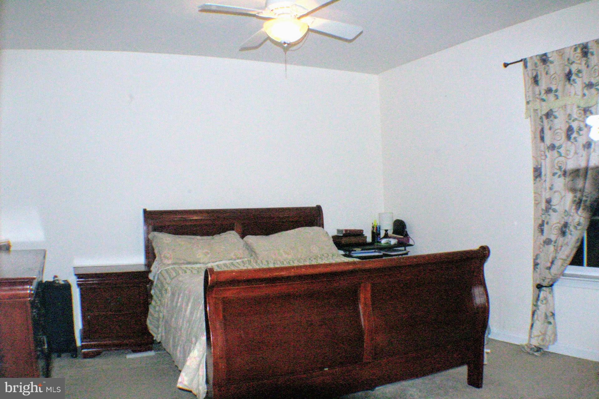 WILLIAMSTOWN - Residential