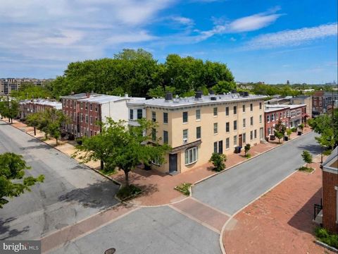 Townhouse For Sale - 1300 N French Street<br/> New Castle County, WILMINGTON, DE 19801