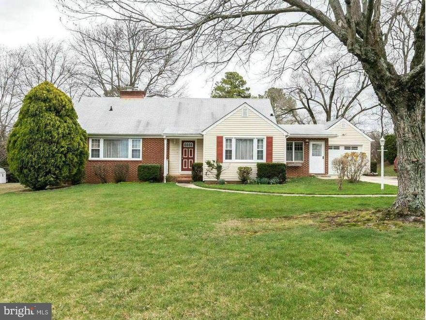 PRIDE of OWNERSHIP SHINES in RARELY AVAILABLE 4 BR 4 FULL BATH HOME on 1/2 ACRE in DESIRABLE PINE RIDGE COMMUNITY. FINISHED UPP/L w/BR BA SITTING AREA, PERFECT FOR TEEN/GUESTS SKYLIGHT CEDAR CLOSET..MAIN LVL OFFERS LIVING RM w/FP FAMILY RM OFF EAT-IN KIT SEP DINING PANTRY UPD MSTR BATH..FINISHED LOW/L w/POSS 5thBR/InLaw REC RM/WET BAR 2ND FAM RM..ATTACHD GARAGE. Schedule your private tour today!