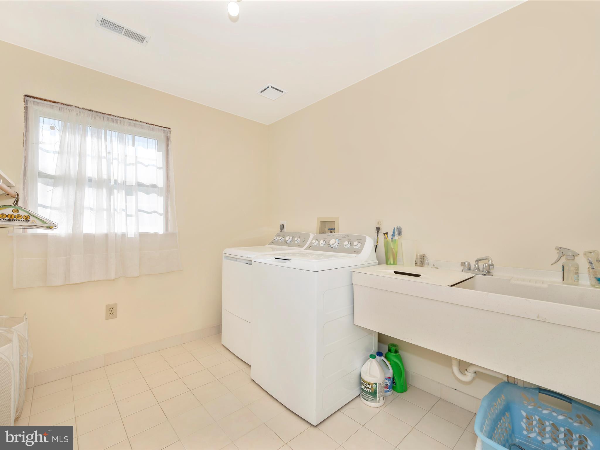 WOODFIELD ESTATES - Residential