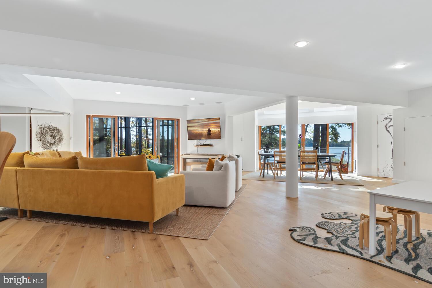 ROYAL OAK - Residential