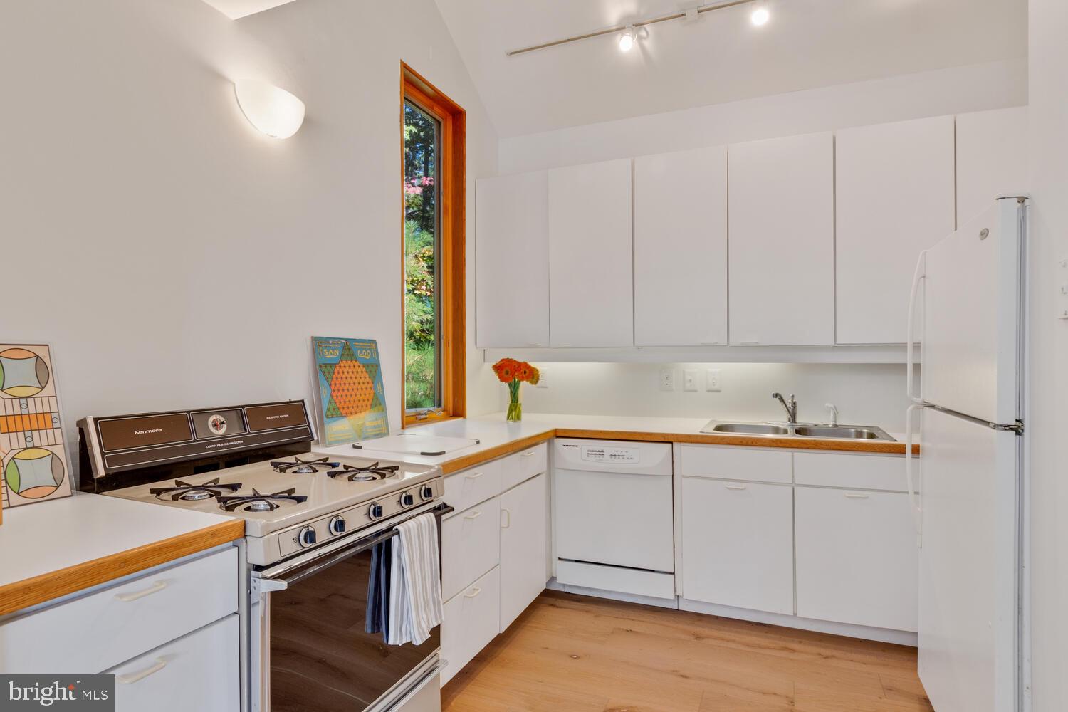 ROYAL OAK - Residential