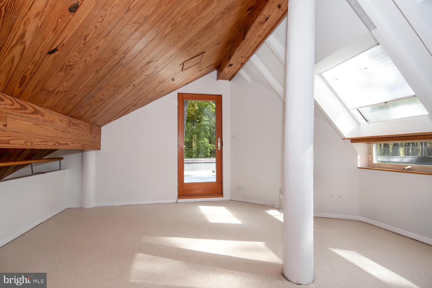 ROYAL OAK - Residential