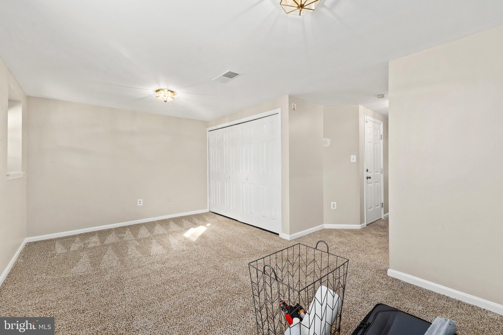 WOODGATE MANOR - Residential