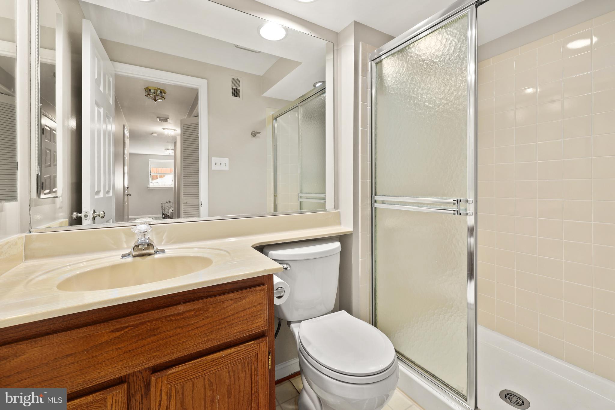 WOODGATE MANOR - Residential