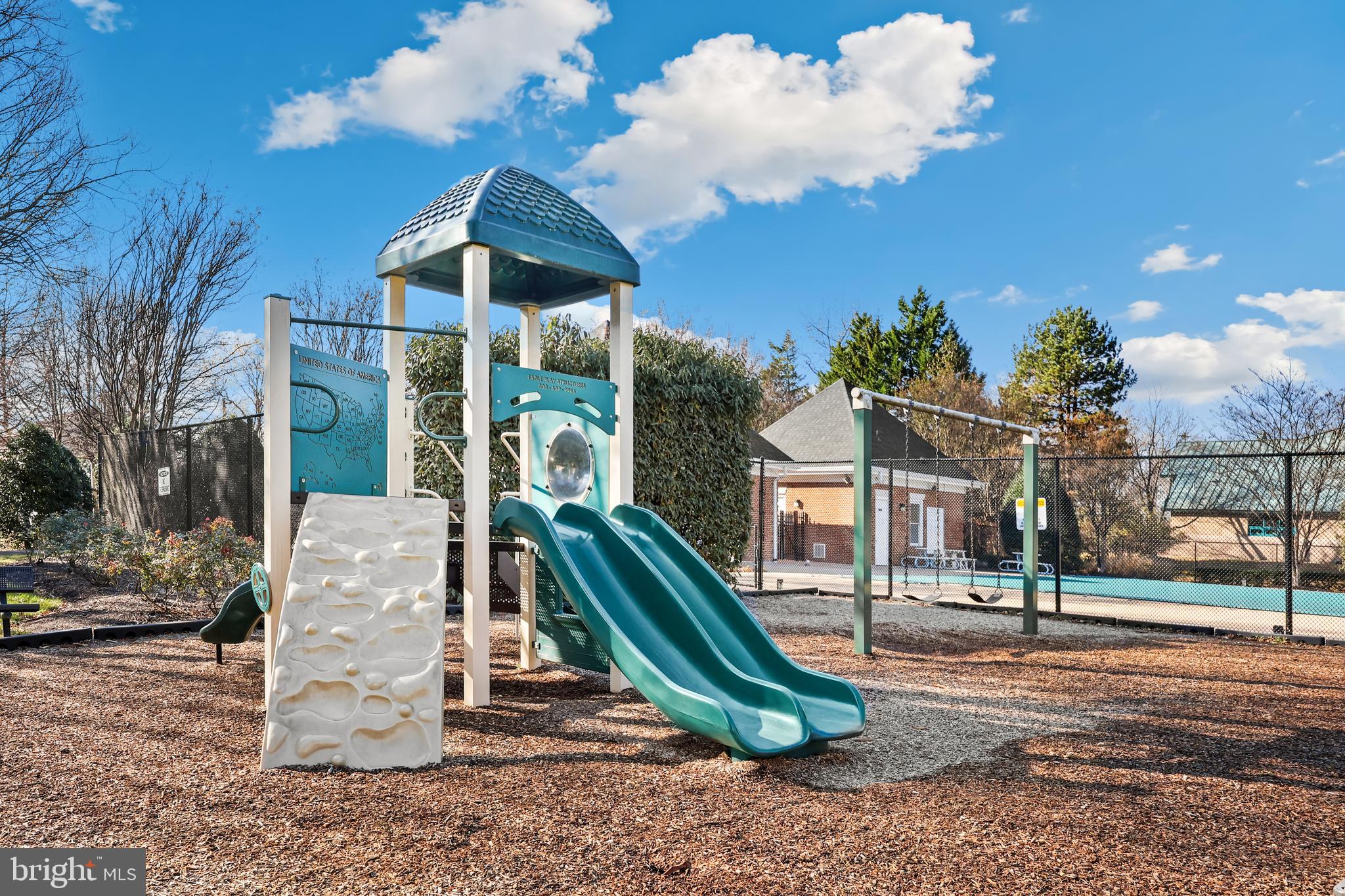 WOODGATE MANOR - Residential