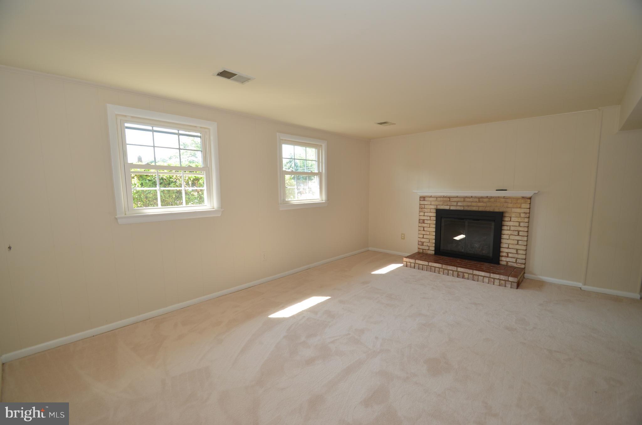 HAYFIELD FARM - Residential