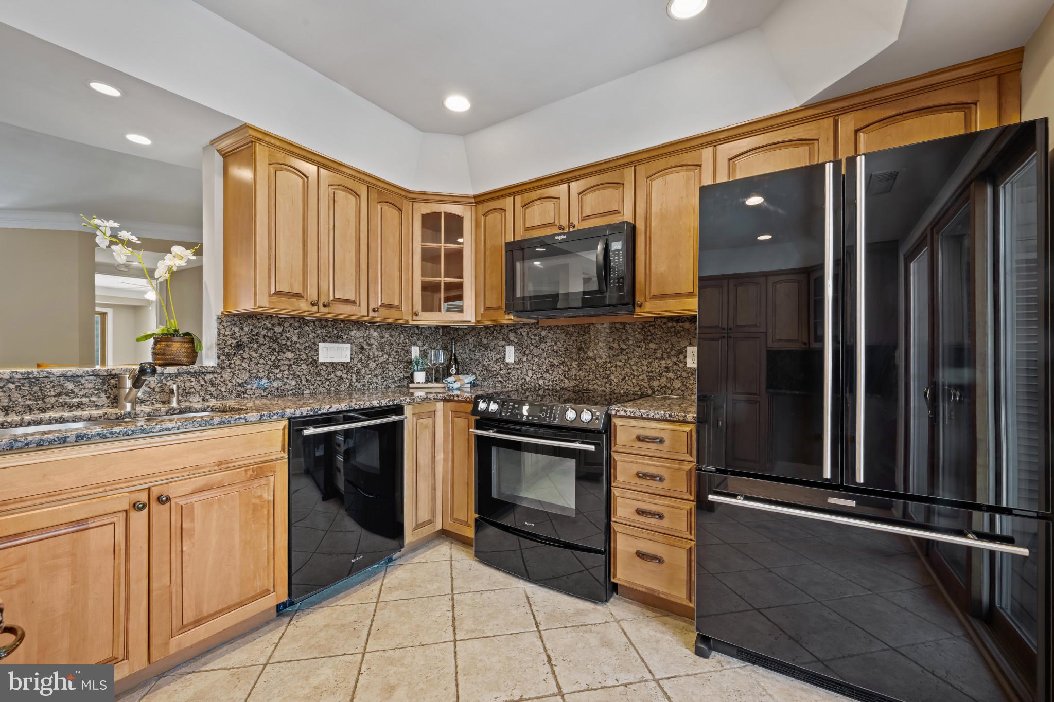 CHESAPEAKE HARBOUR - Residential