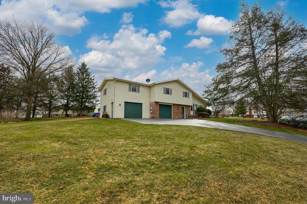 Photo of 1475 Jerry Lane, Manheim, PA 17545 (MLS # PALA2046810)