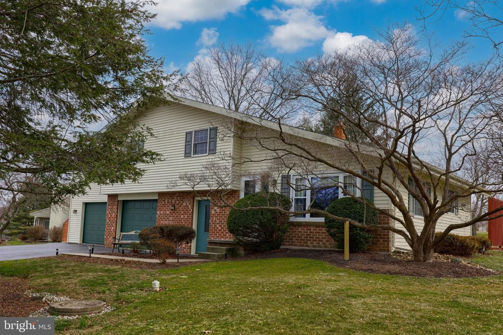 Photo of 1475 Jerry Lane, Manheim, PA 17545 (MLS # PALA2046810)