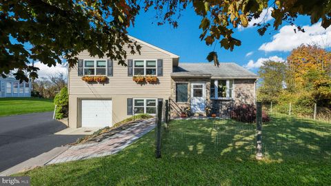 Photo of 7078 Easton Road, PIPERSVILLE, PA 18947 (MLS # PABU2101870)