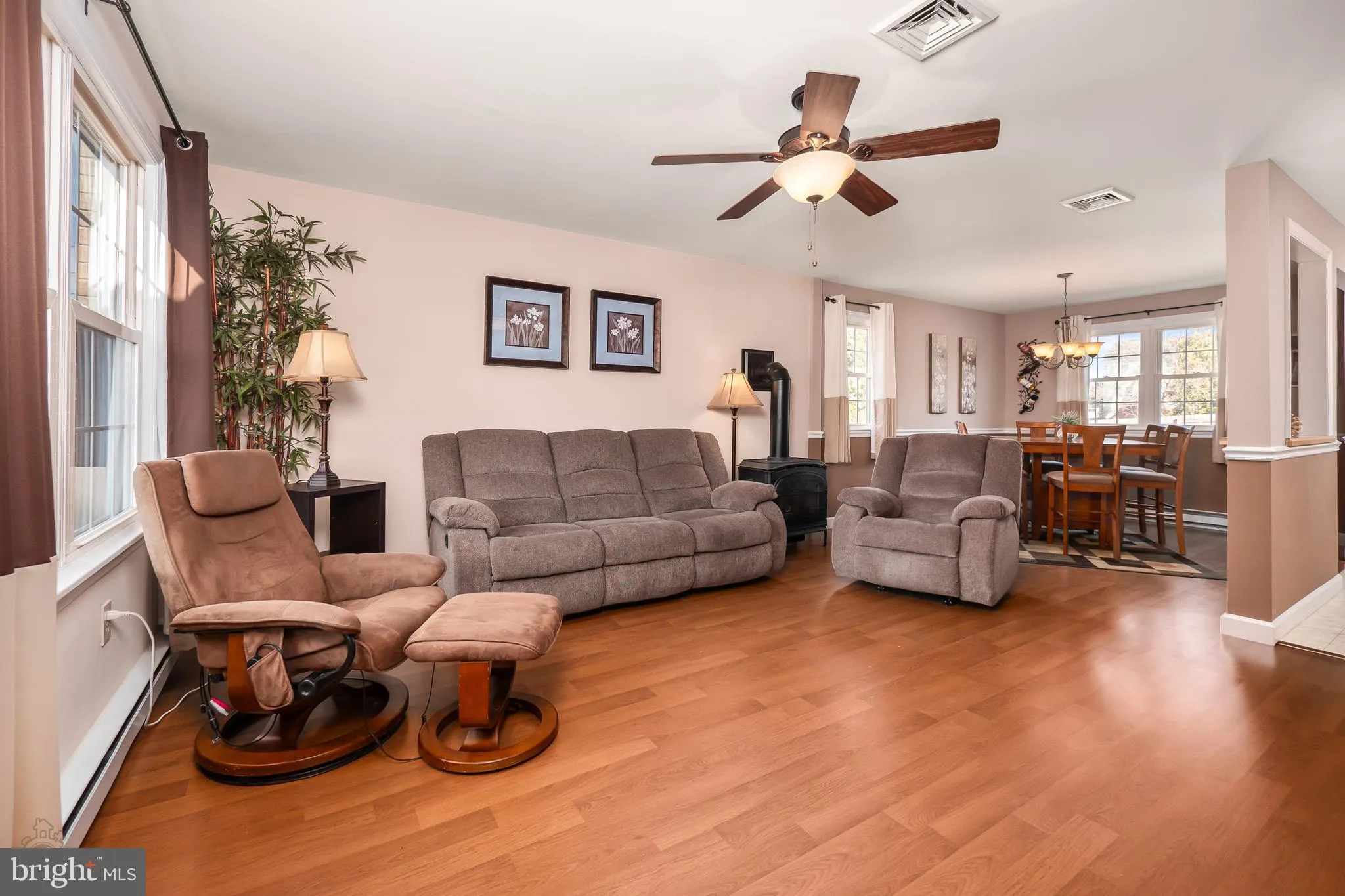 Coopersburg, Pennsylvania 18036, United States, 3 Bedrooms Bedrooms, ,2 BathroomsBathrooms,Residential,Pending,91523