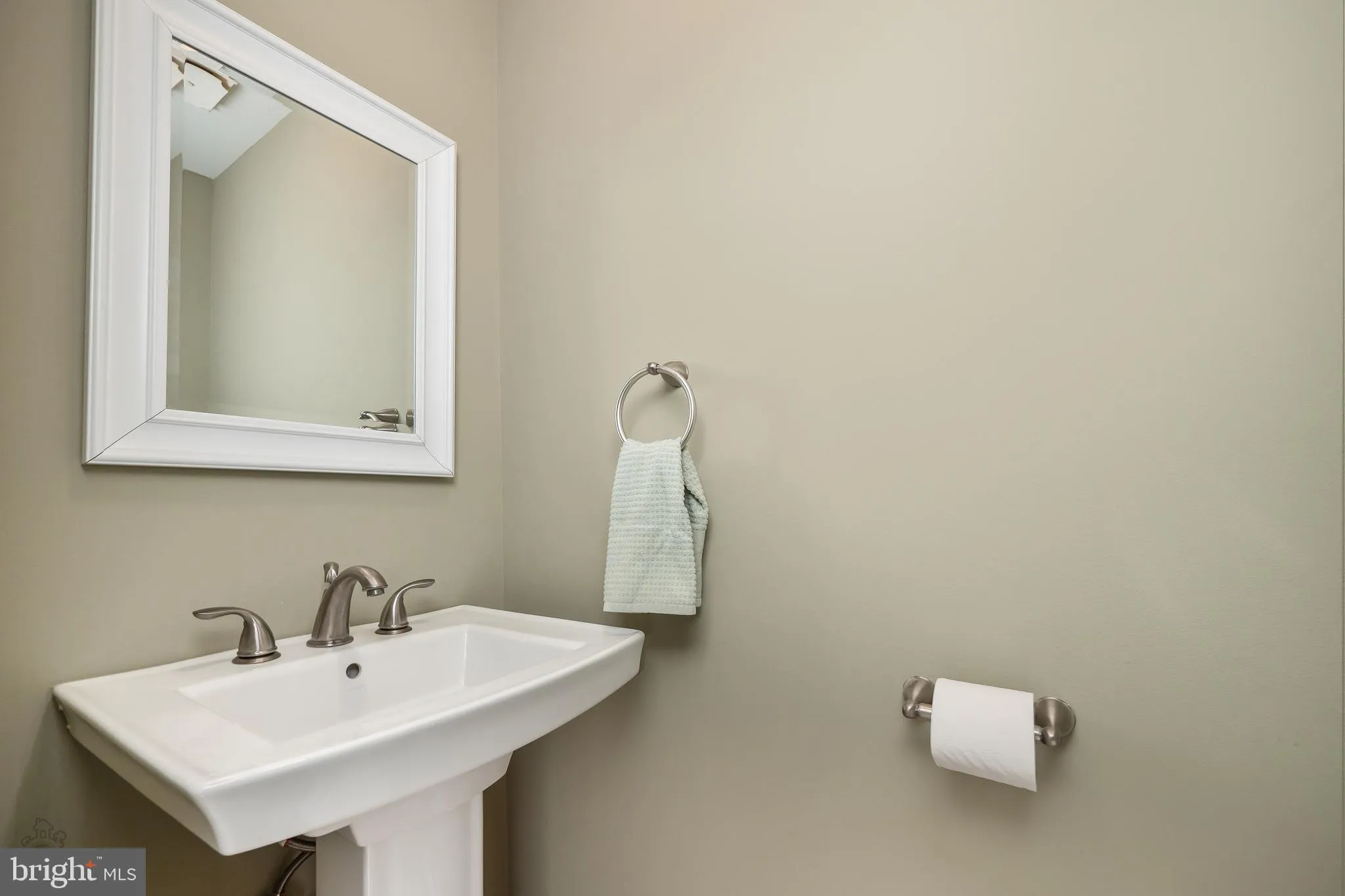 Coopersburg, Pennsylvania 18036, United States, 3 Bedrooms Bedrooms, ,2 BathroomsBathrooms,Residential,Pending,91523