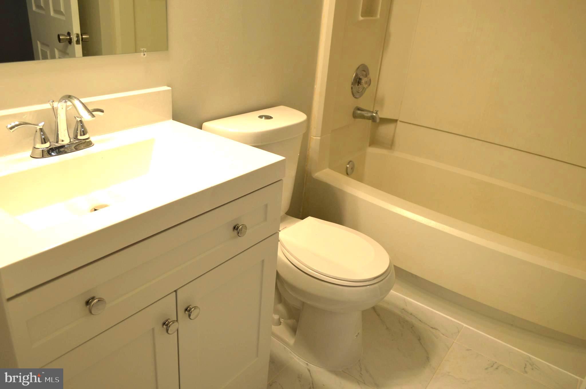 NEWINGTON COMMONS - Residential Lease