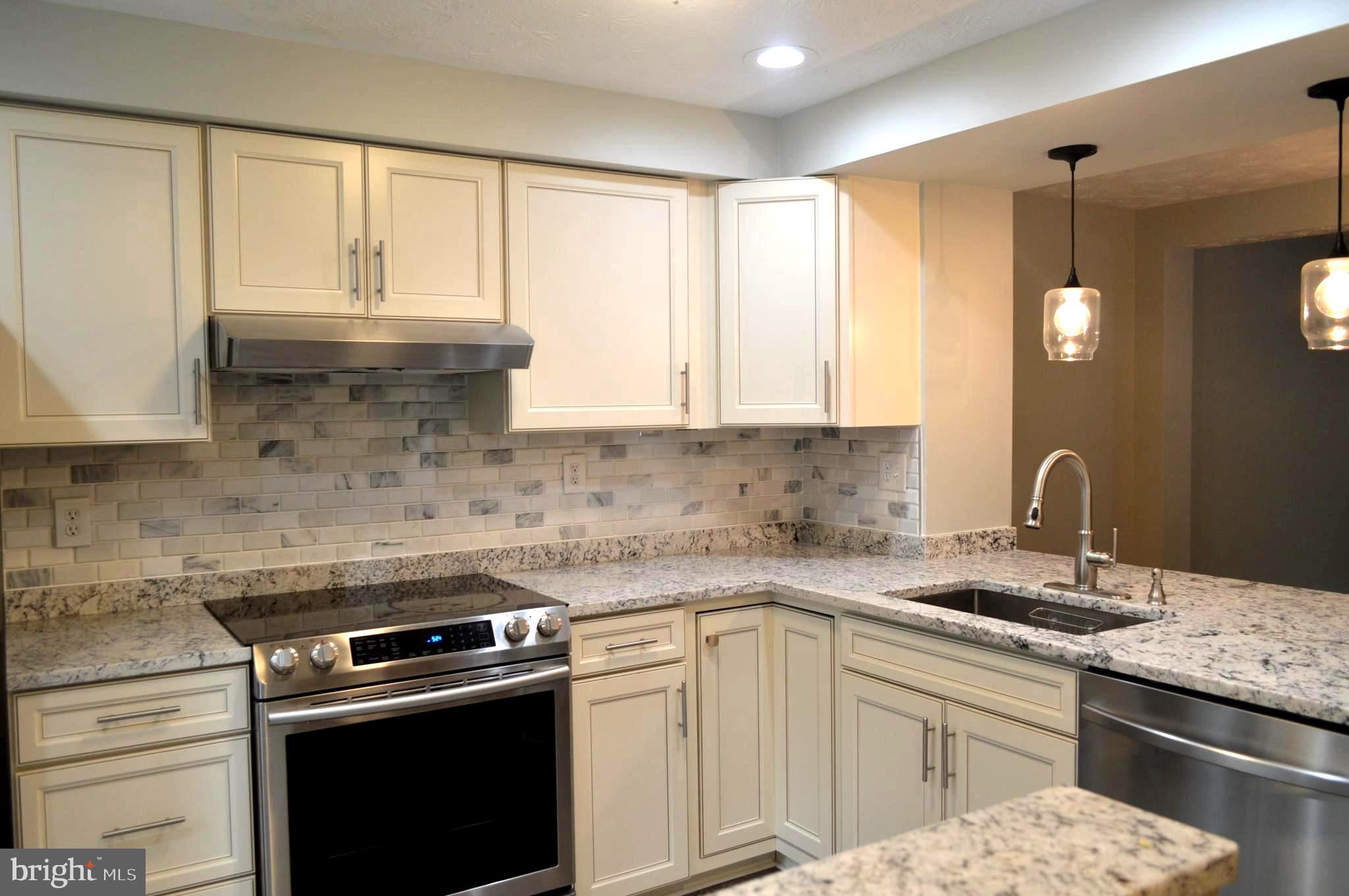 NEWINGTON COMMONS - Residential Lease