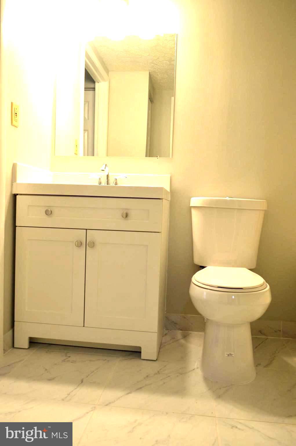 NEWINGTON COMMONS - Residential Lease