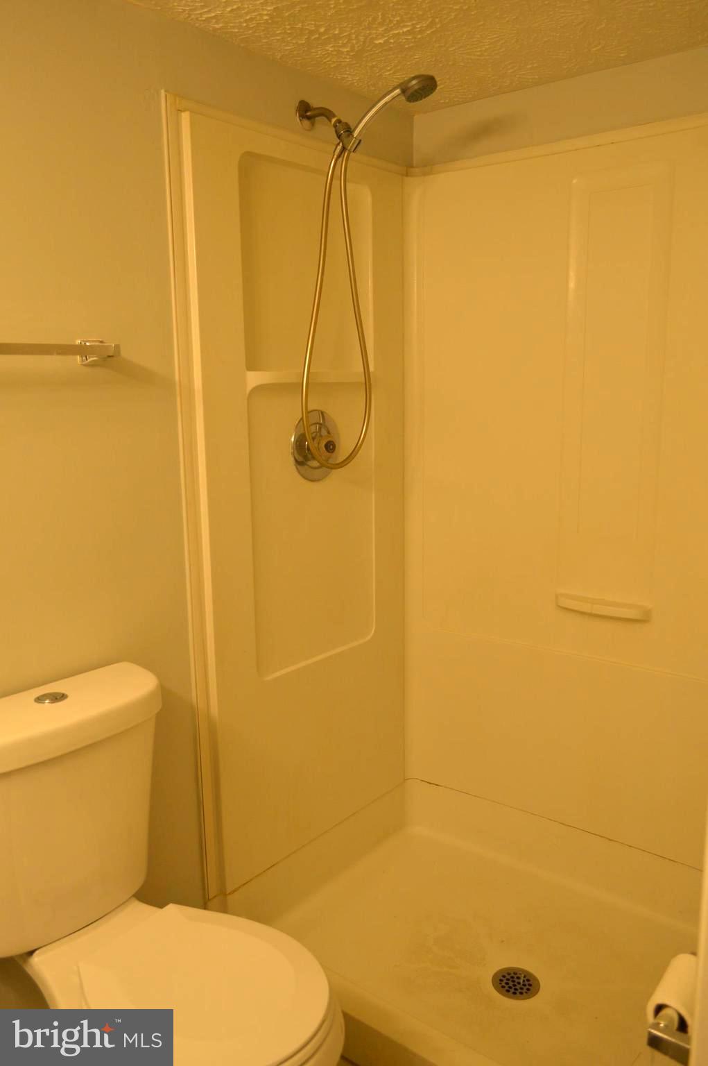 NEWINGTON COMMONS - Residential Lease