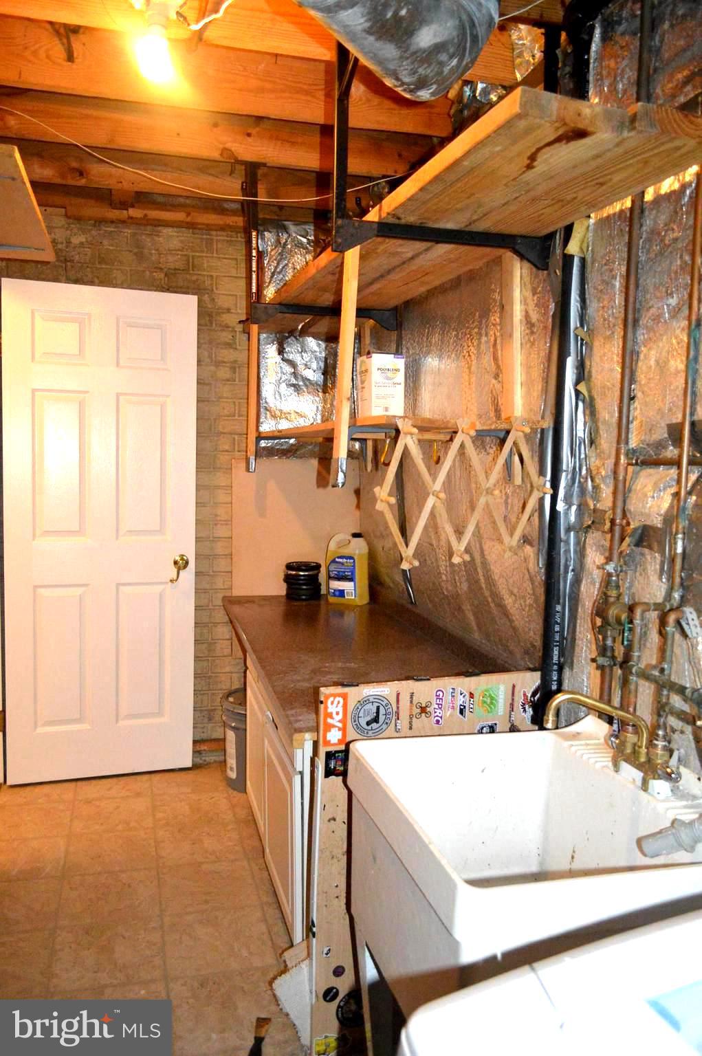 NEWINGTON COMMONS - Residential Lease