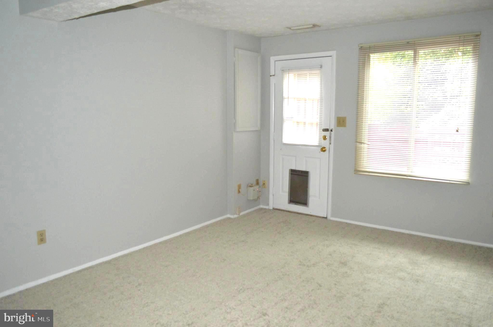 NEWINGTON COMMONS - Residential Lease