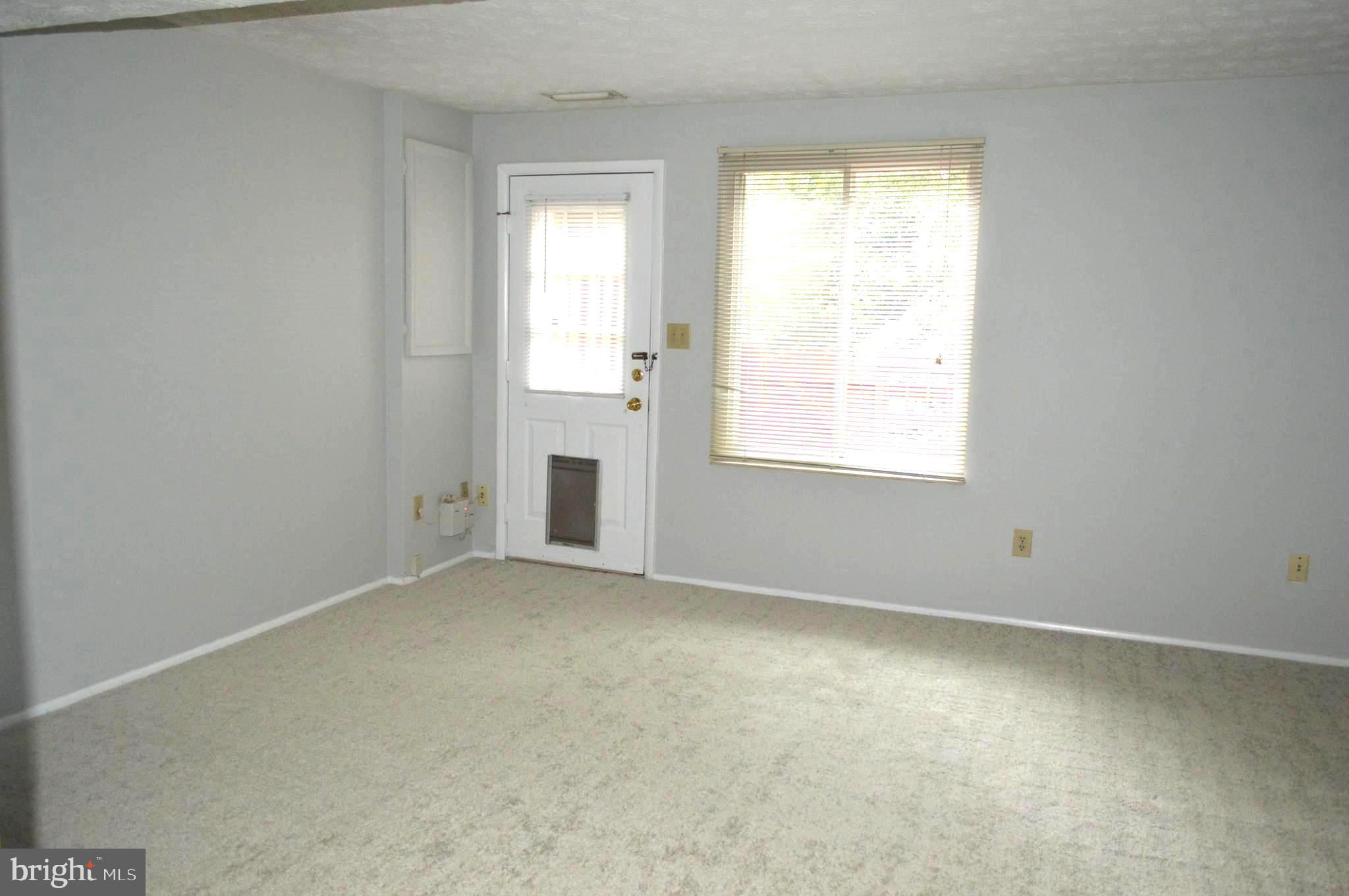 NEWINGTON COMMONS - Residential Lease