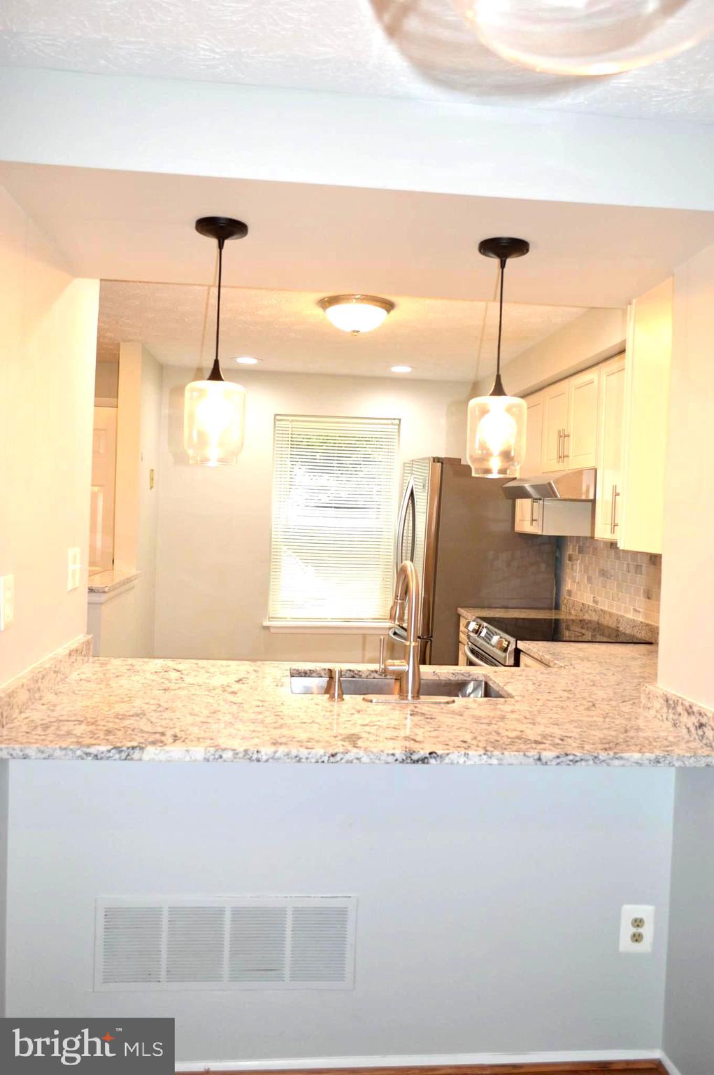 NEWINGTON COMMONS - Residential Lease