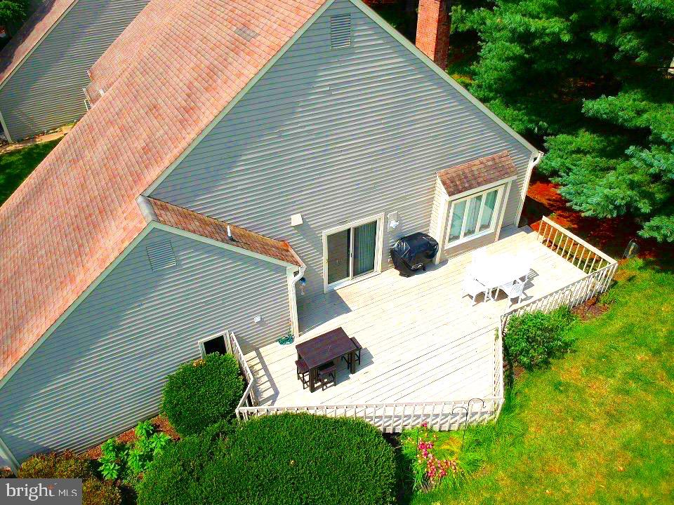 1156 MEWS LANE 33