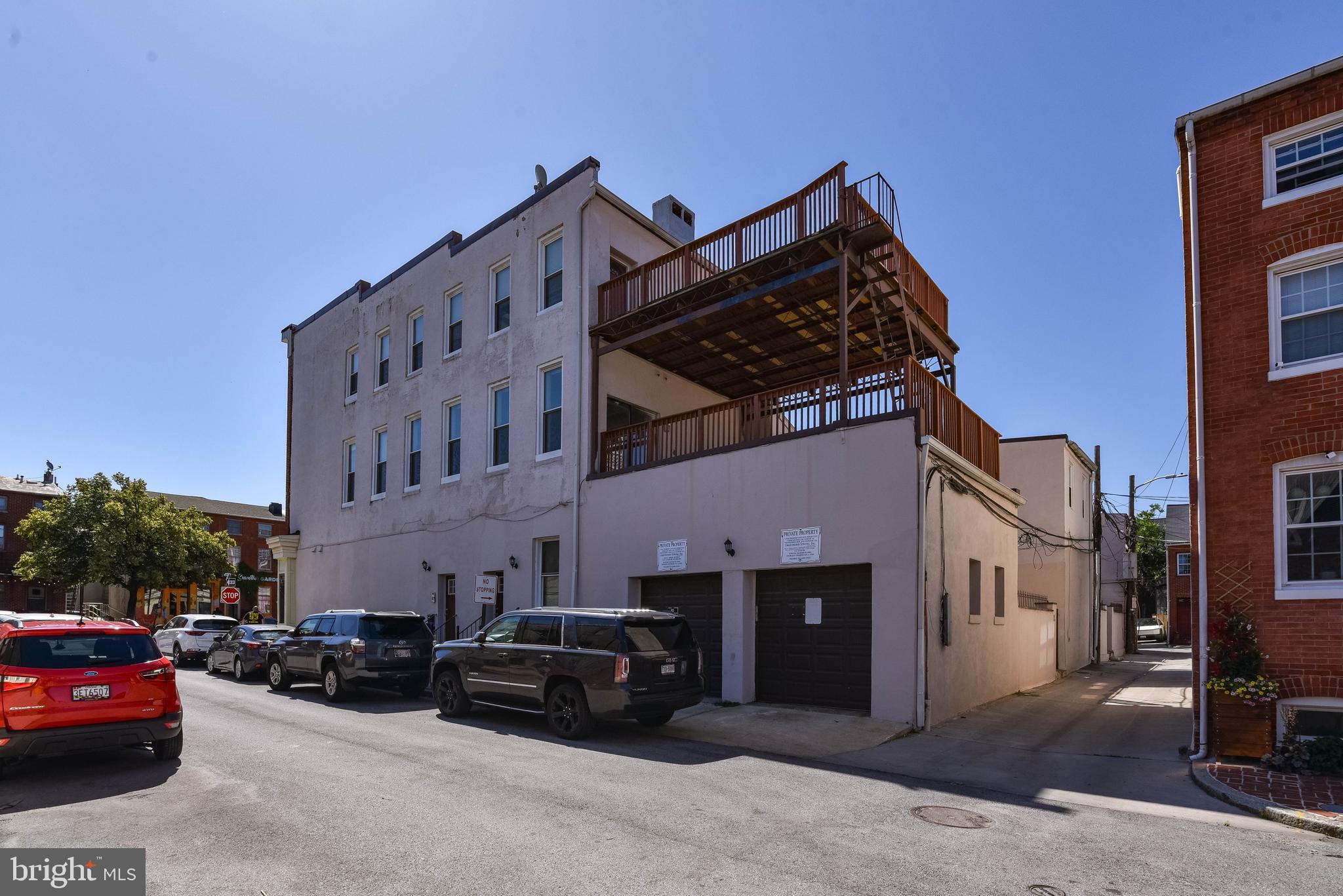 916 LIGHT STREET
