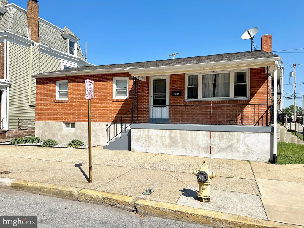Photo of 401 Franklin St, READING, PA 19611 (MLS # PABK2062882)