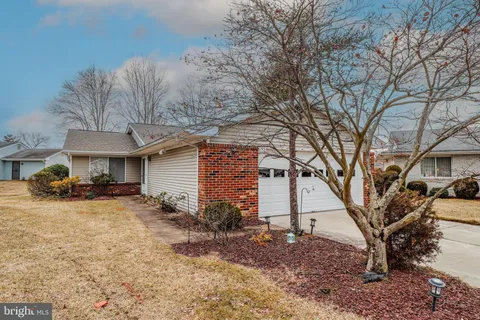 615A Lemington Pl, Monroe Twp, NJ MLS: NJMX2008720