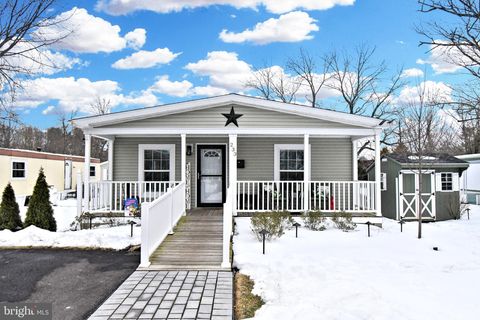 233 HEMLOCK DRIVE DOYLESTOWN PA 18901