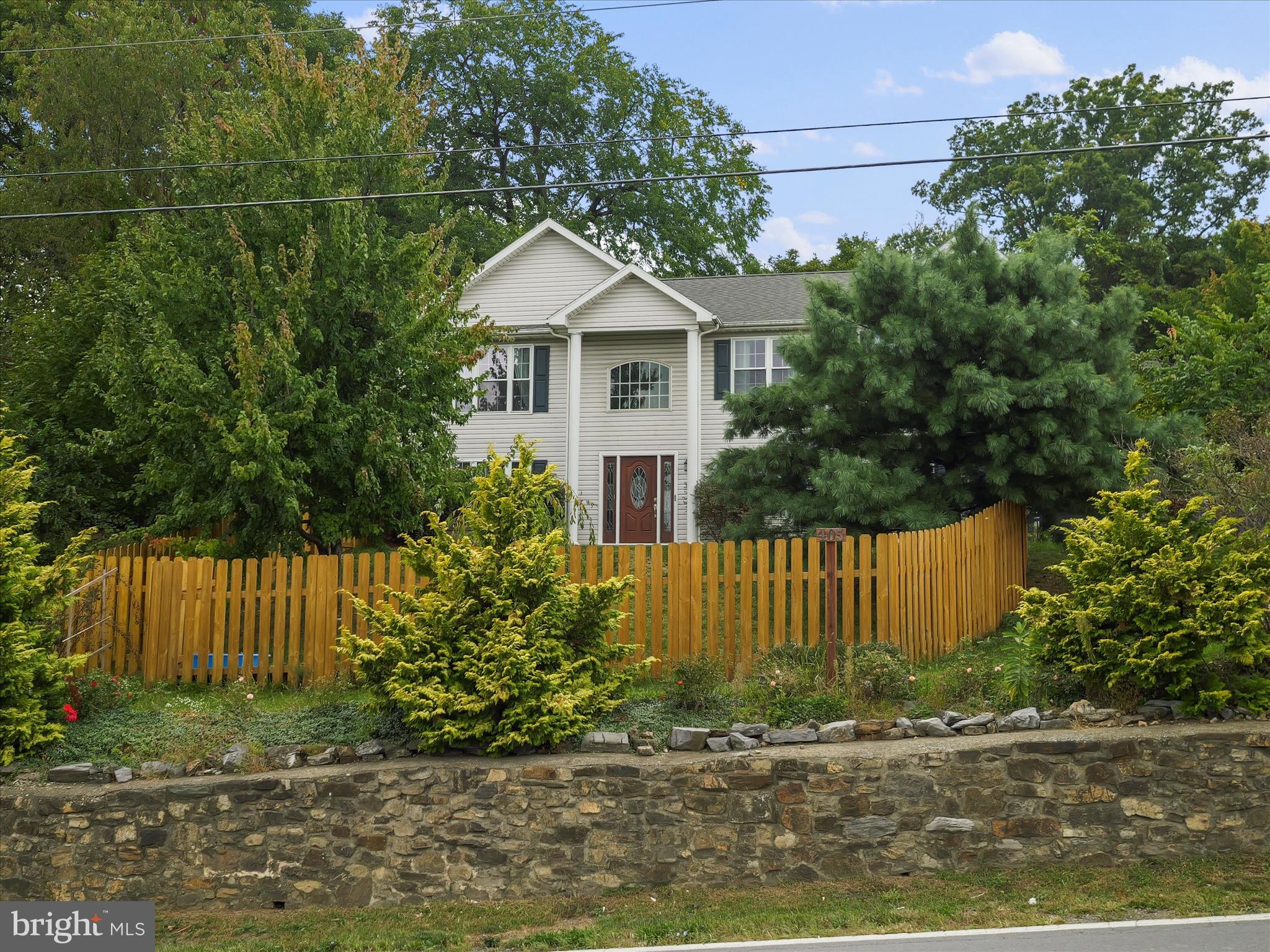 HEDGESVILLE - Residential