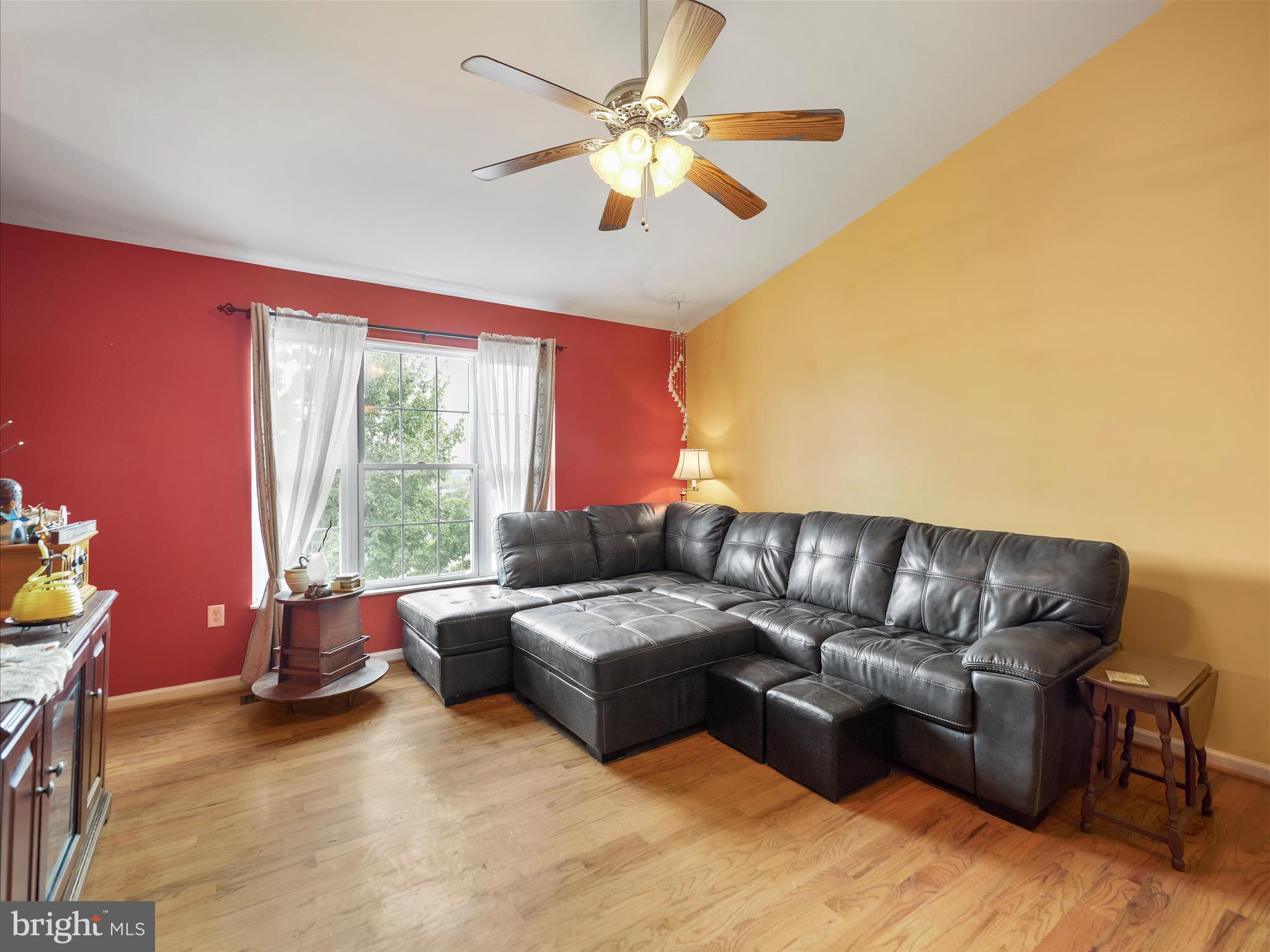 HEDGESVILLE - Residential