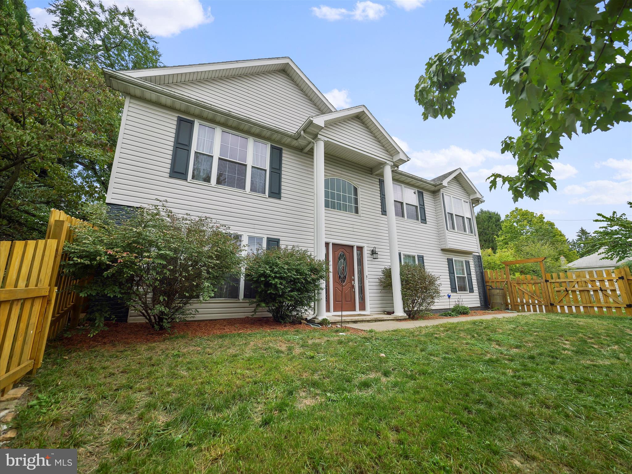 HEDGESVILLE - Residential