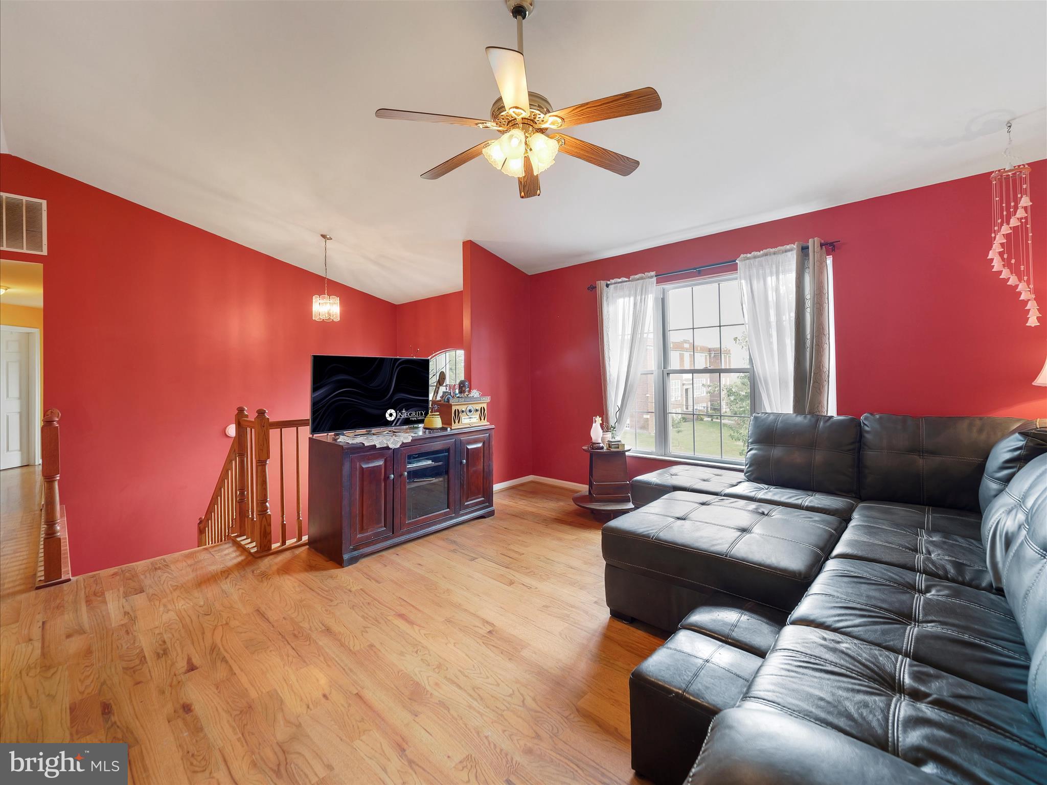 HEDGESVILLE - Residential