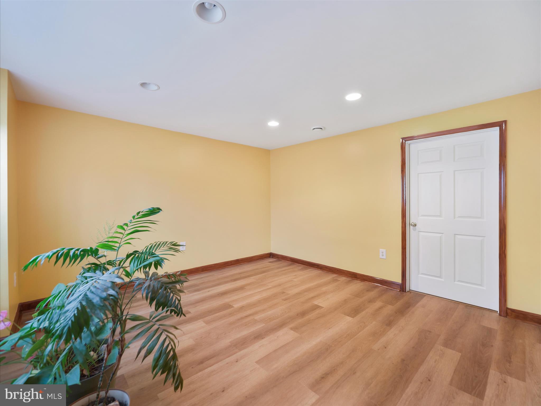 HEDGESVILLE - Residential