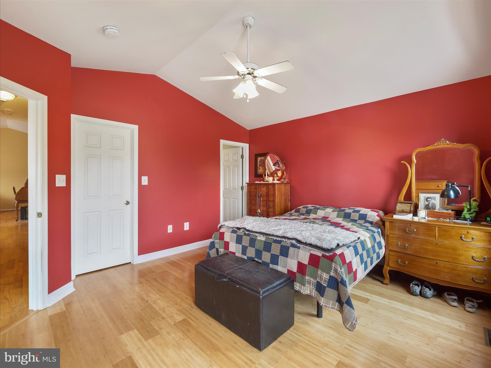 HEDGESVILLE - Residential