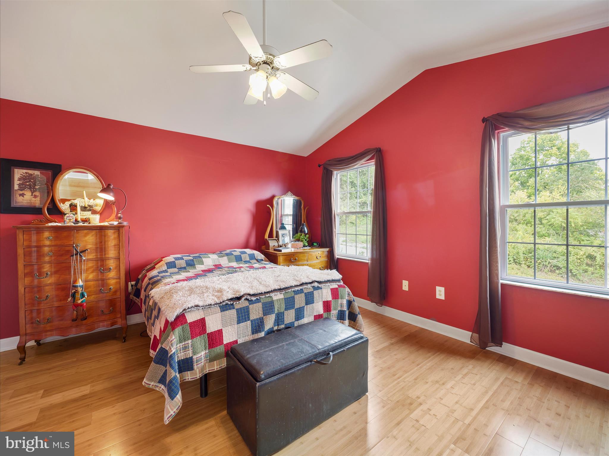 HEDGESVILLE - Residential