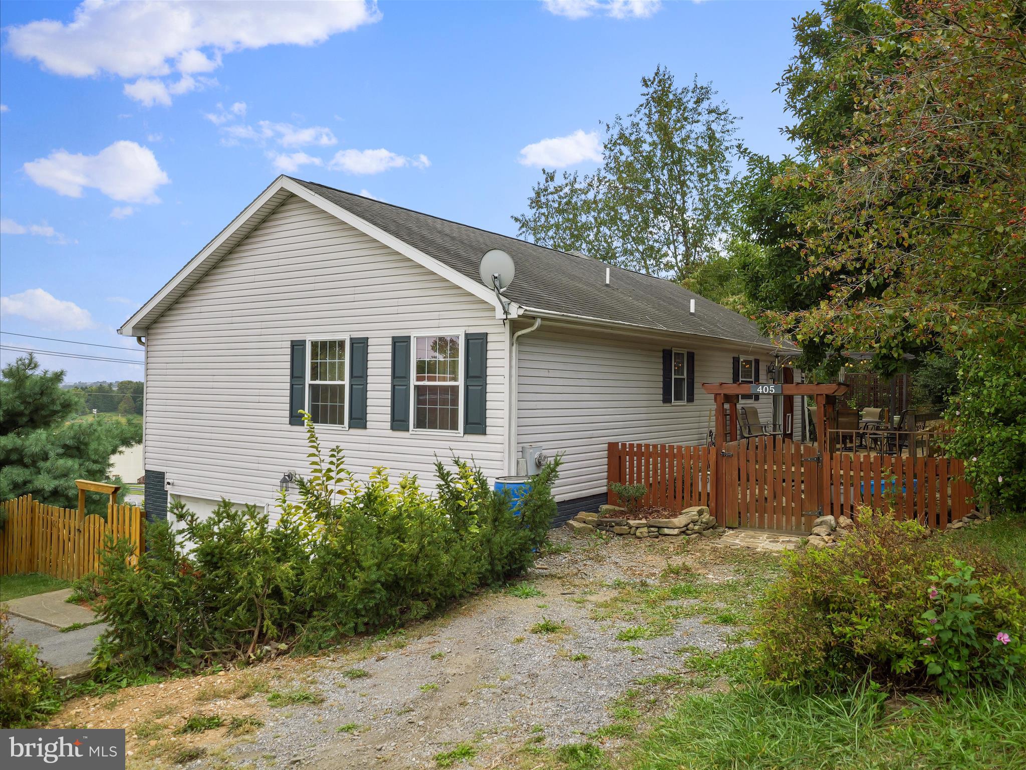 HEDGESVILLE - Residential